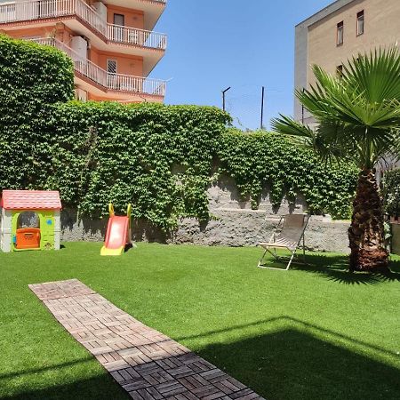 Appartamento Incantevole Con Parcheggio E Giardino 卡塔尼亚 外观 照片