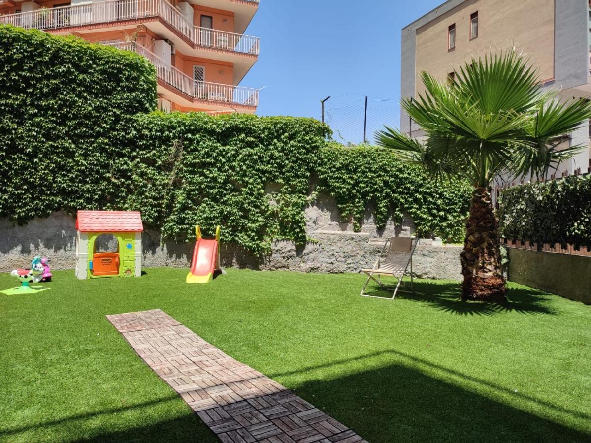 Appartamento Incantevole Con Parcheggio E Giardino 卡塔尼亚 外观 照片